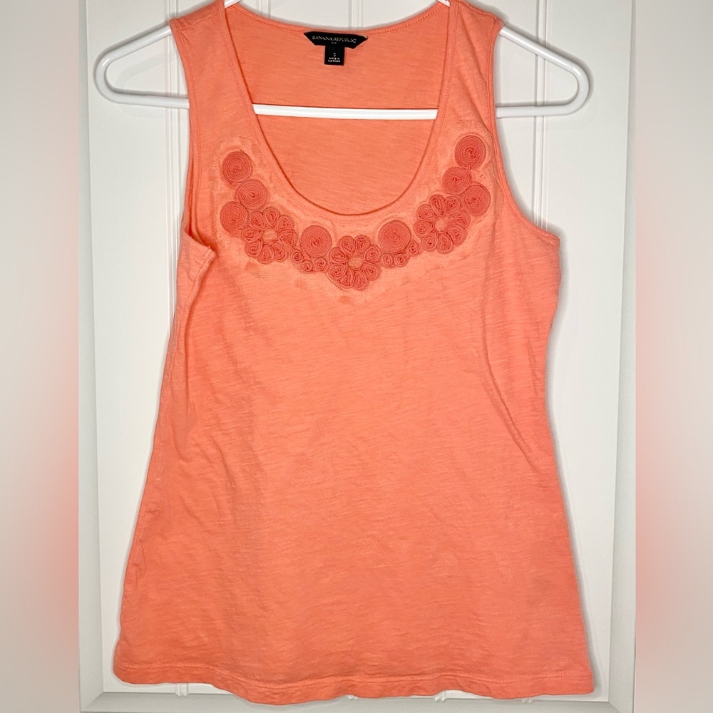 Banana Republic Peach Cotton Tank Top, Size Small, Floral Embellished